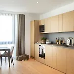 Kings Cross - Luxury 3 Bed Apartment, Private Balcony